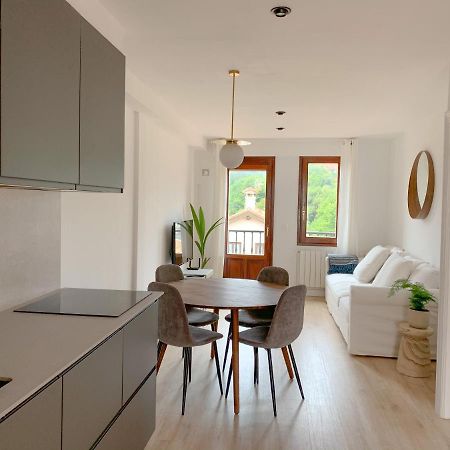 Acogedor Apartamento Con Terraza Y Parking Publico En Comillas Kültér fotó