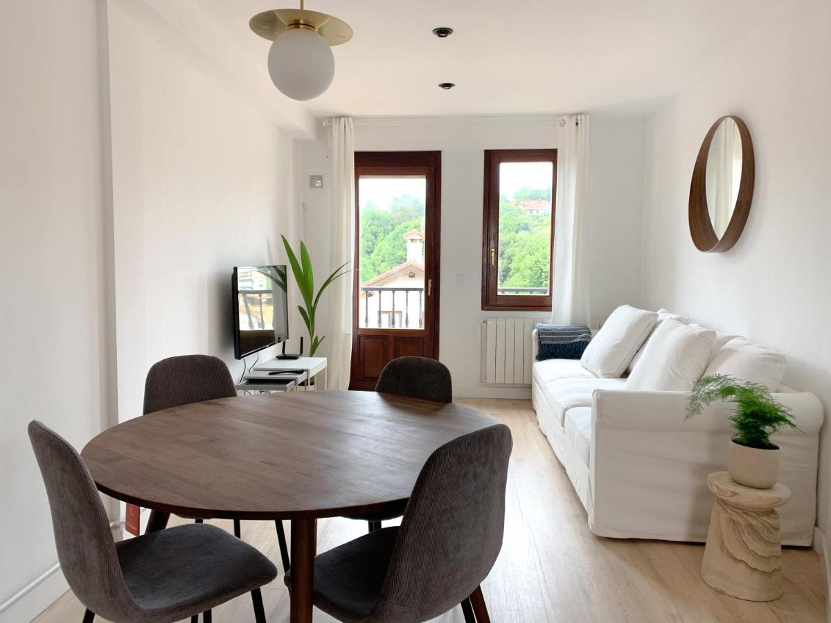 Acogedor Apartamento Con Terraza Y Parking Publico En Comillas Kültér fotó