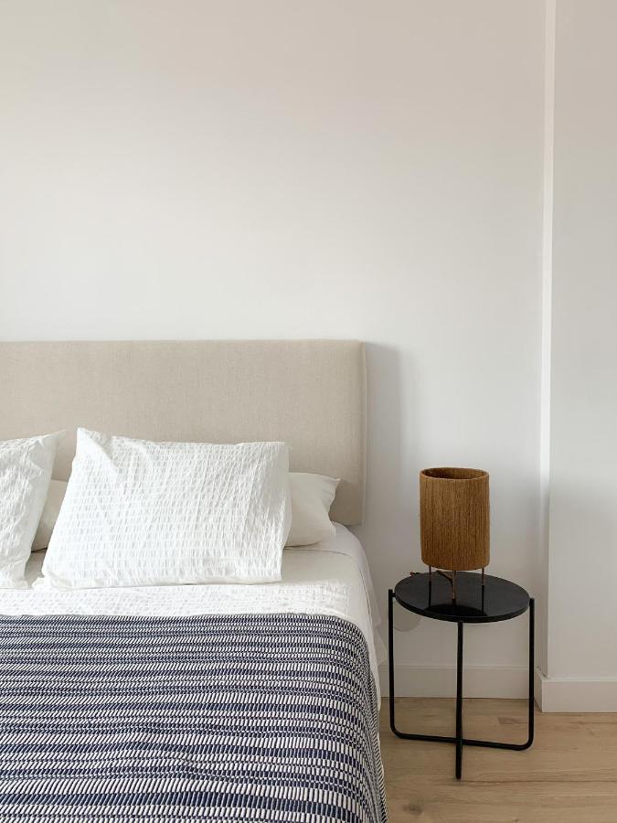 Acogedor Apartamento Con Terraza Y Parking Publico En Comillas Kültér fotó